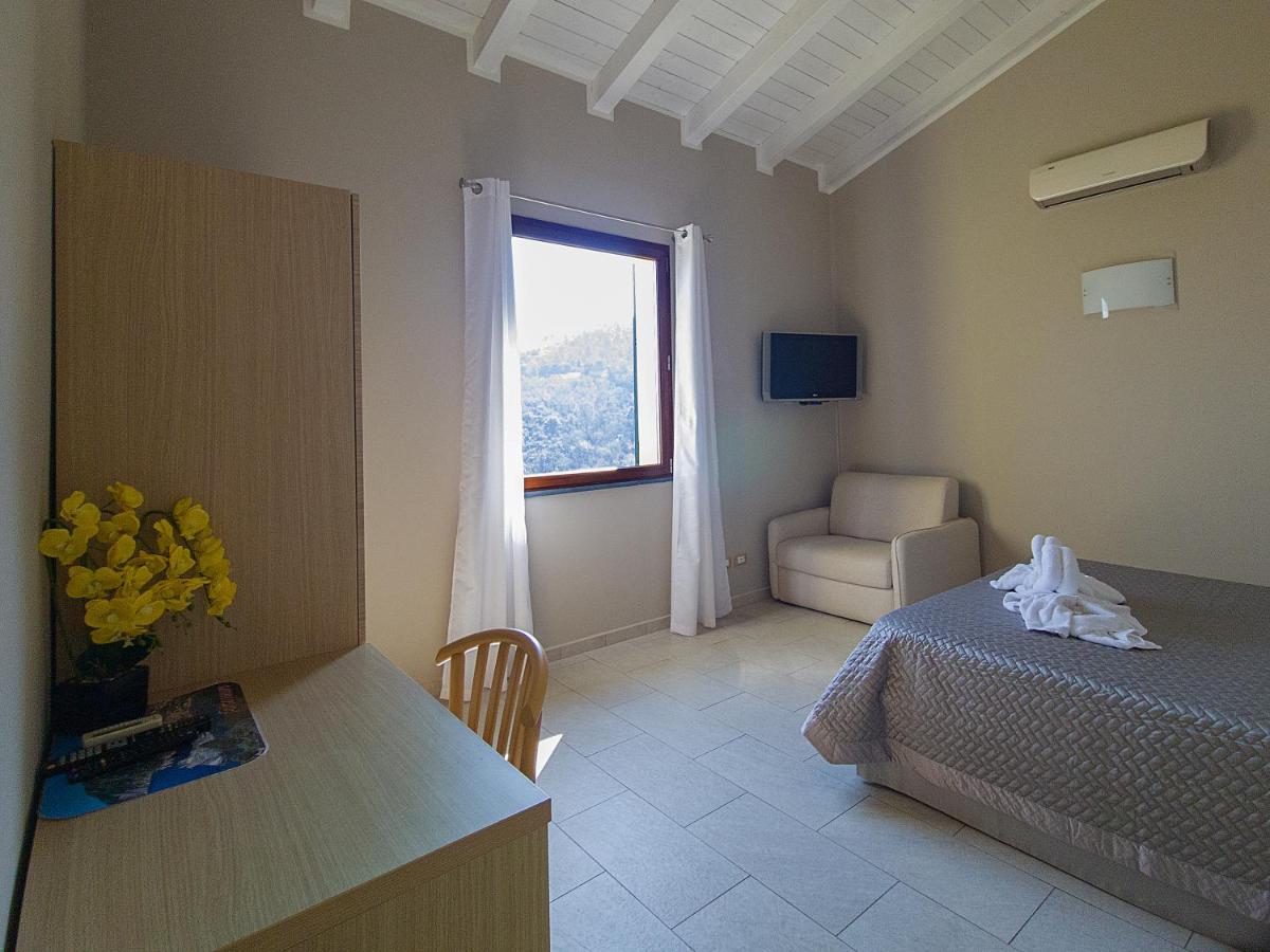 Agriturismo La Pietra 1 E La Pietra 2 ลาสเปเซีย ภายนอก รูปภาพ