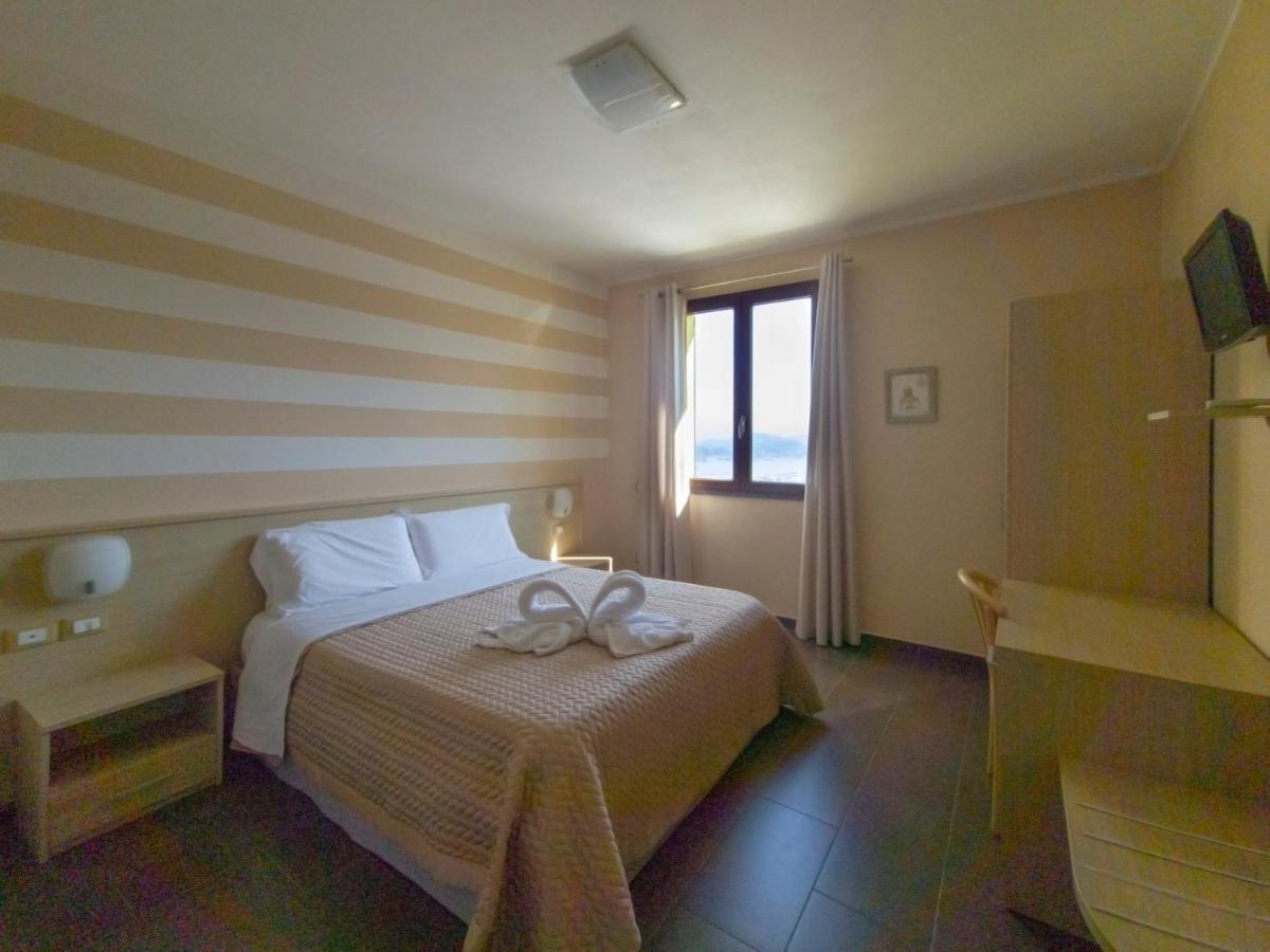 Agriturismo La Pietra 1 E La Pietra 2 ลาสเปเซีย ภายนอก รูปภาพ